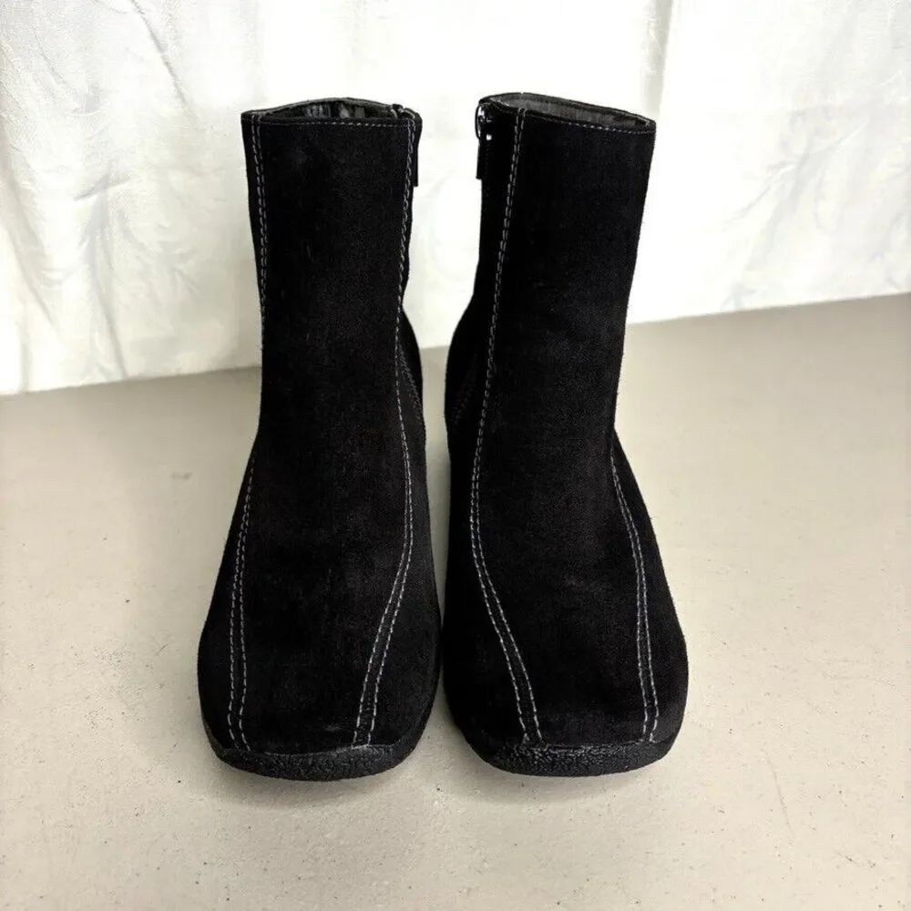 Clarks Ashlyn Black Suede Square Toe Zip Wedge Ankle Bootie Womens Size 6.5 - Picture 2 of 10